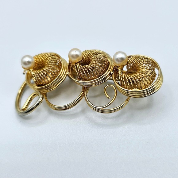 Faux Pearl Brooch Wire Circle Swirl Trio Goldtone Vintage Pin - Picture 7 of 8